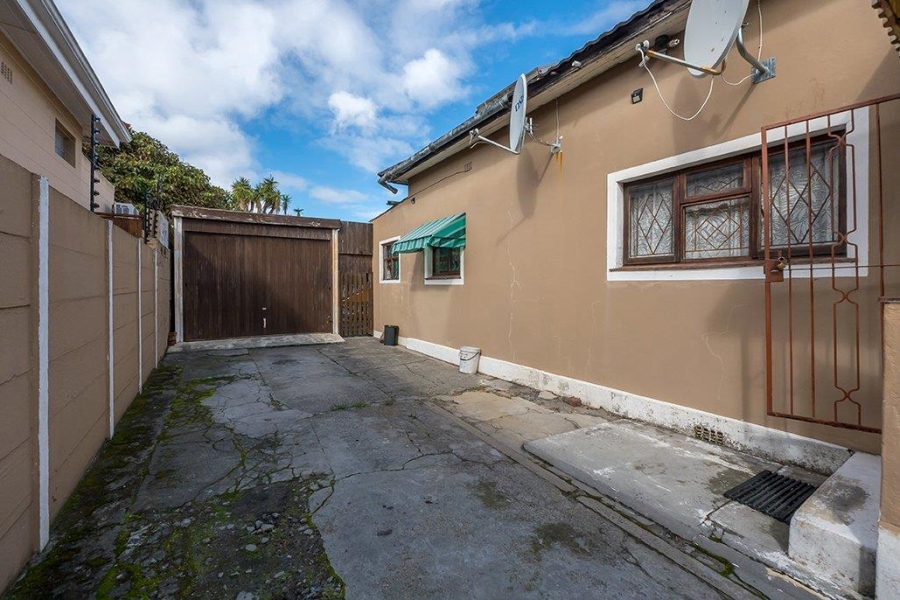 2 Bedroom Property for Sale in Lansdowne Western Cape